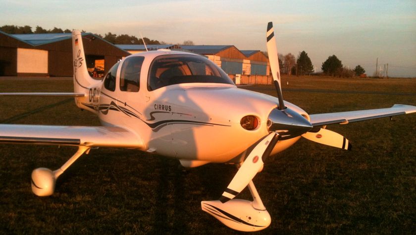 Cirrus SR22 1